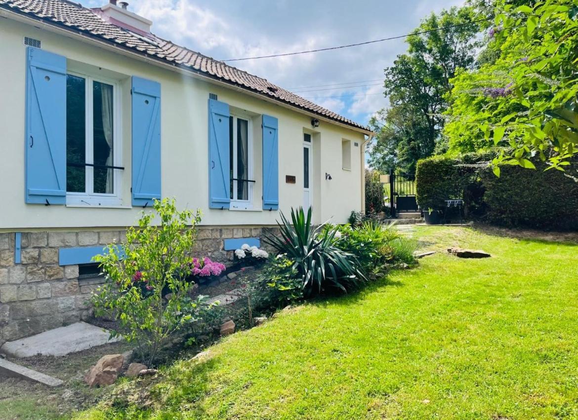 Les Volets Bleus Villa Parmain Екстериор снимка